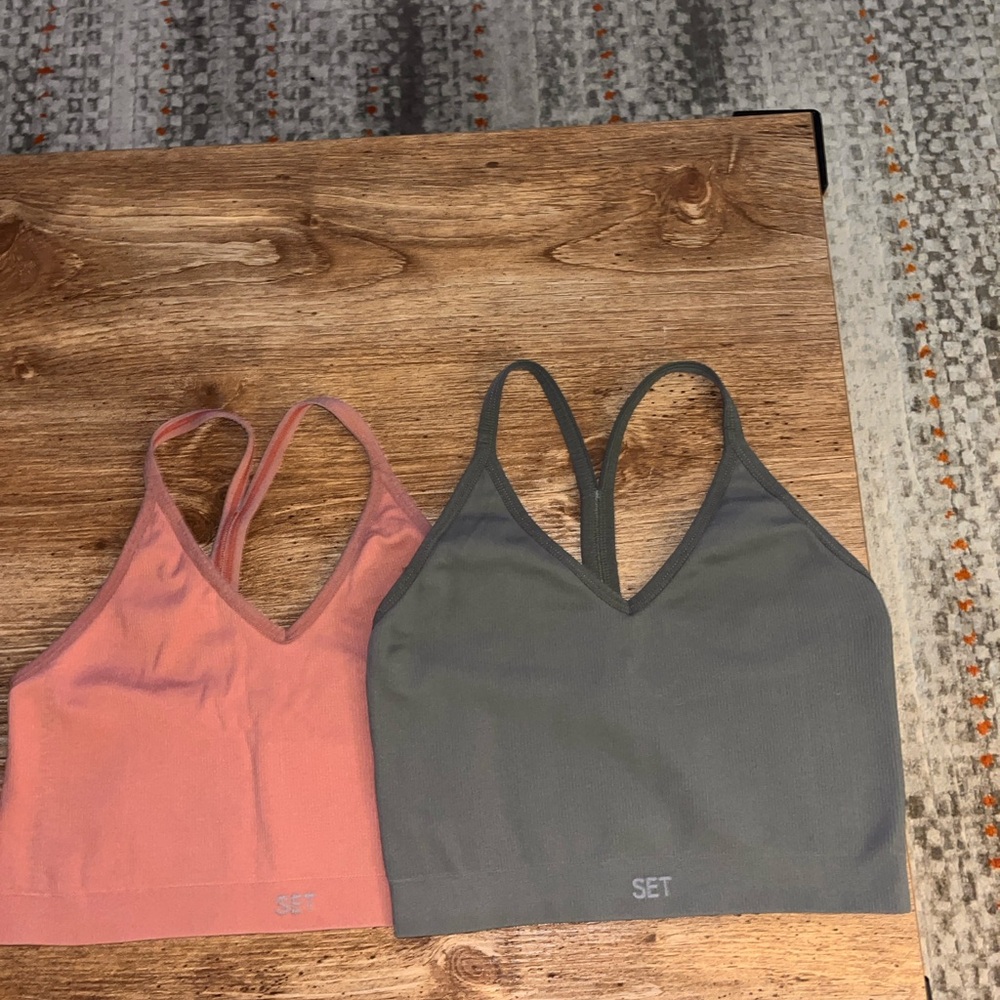 Set ribbed V tanks